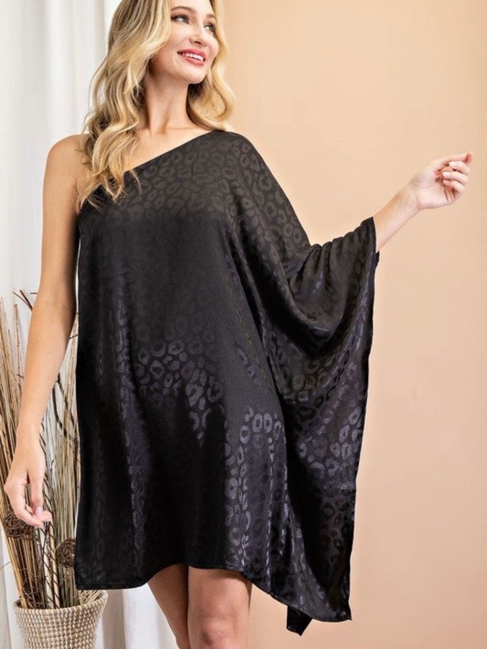 eesome One-Shoulder Black Satin Leopard Print Dress